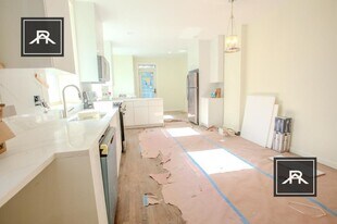 1724 Beacon St in Brookline, MA - Building Photo