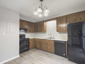 610 Sango Rd in Clarksville, TN - Building Photo - Building Photo