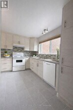 25 Romfield Circuit in Markham, ON - Building Photo - Building Photo