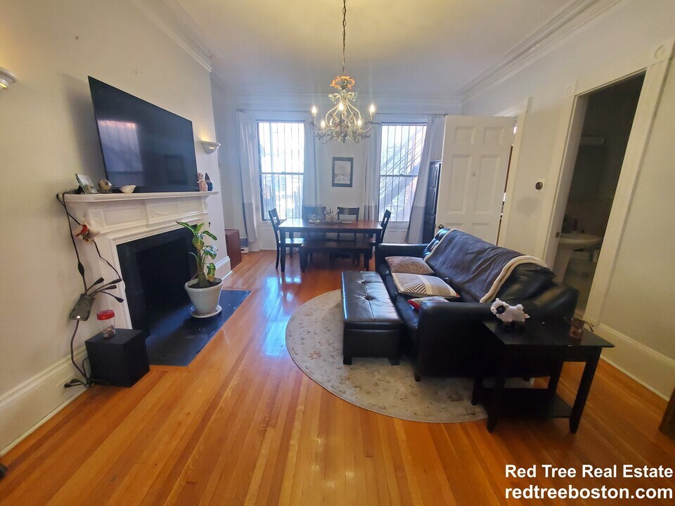 429 Marlborough St in Boston, MA - Building Photo