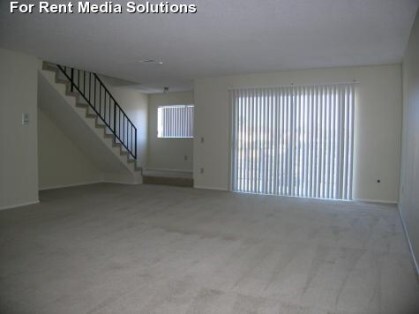 Villa Tarzana Apartments photo'