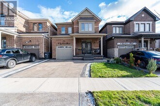 11 Cyclone Trail in Brampton, ON - Building Photo - Building Photo