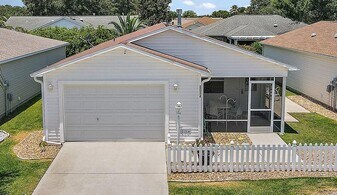 2014 Johnson Ct in the Villages, FL - Building Photo