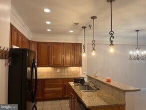 10328 Sager Ave in Fairfax, VA - Building Photo - Building Photo