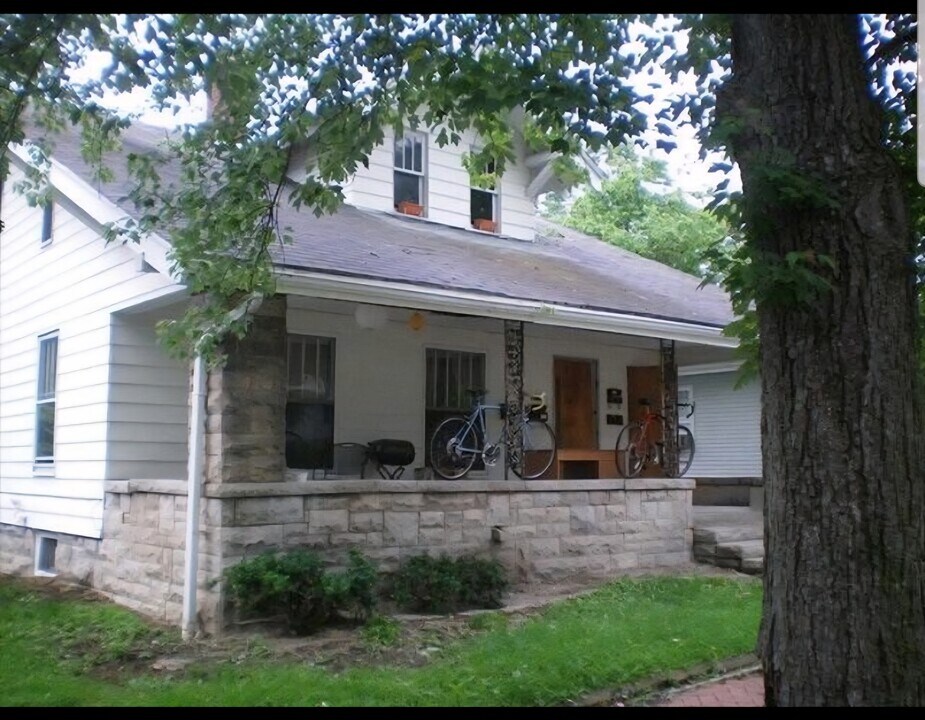 610 S Washington St, Unit A in Bloomington, IN - Foto de edificio