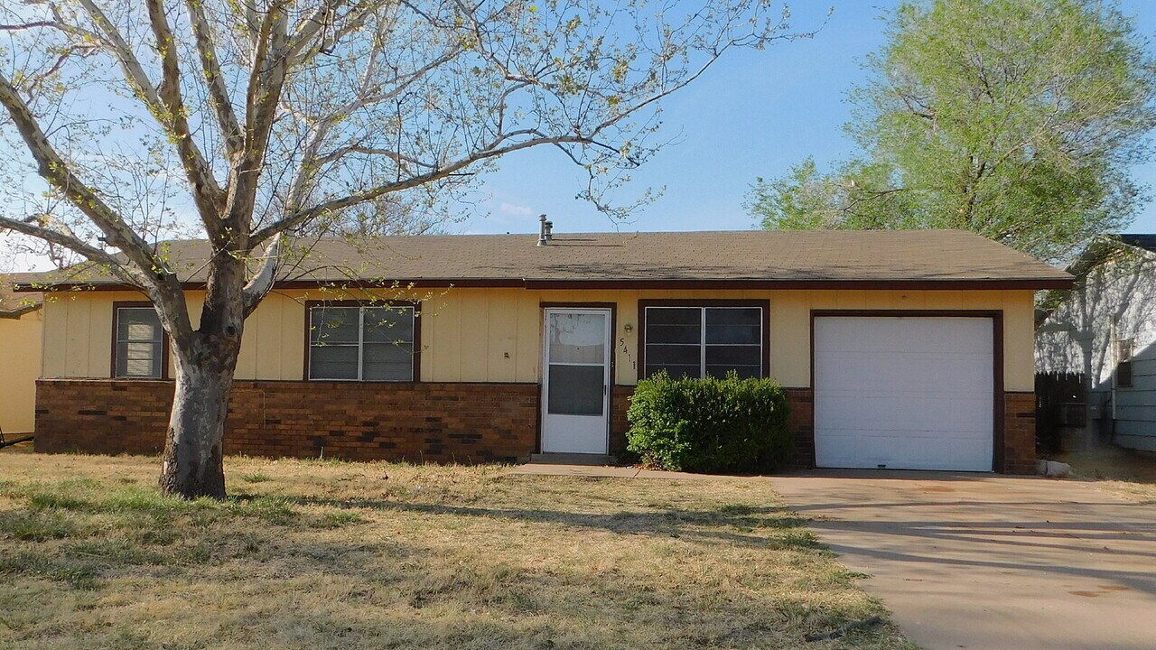 5411 24th St in Lubbock, TX - Building Photo
