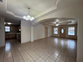 408 Badajoz Ln in Laredo, TX - Building Photo - Building Photo