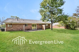 64 Huber Village Blvd in Westerville, OH - Foto de edificio - Building Photo