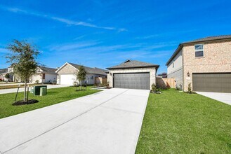 16981 Juniper Blossom Bnd in Conroe, TX - Building Photo - Building Photo