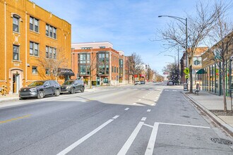 2113 W Armitage Ave in Chicago, IL - Building Photo - Building Photo
