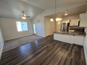 1985 N 3330 W in Lehi, UT - Building Photo - Building Photo