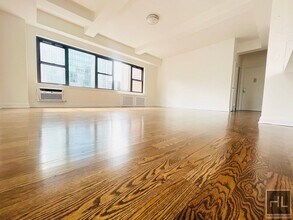 EAST 57 STREET in New York, NY - Building Photo - Building Photo