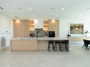 1230 Cleveland Rd in Miami Beach, FL - Building Photo - Building Photo