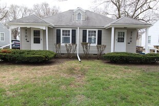 2704 Howell Terrace in North Kansas City, MO - Building Photo