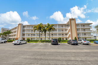2072 Cornwall D in Boca Raton, FL - Building Photo - Building Photo