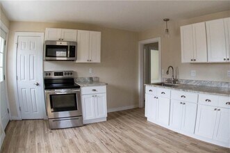 457 Carolina Back Rd in Charlestown, RI - Building Photo - Building Photo