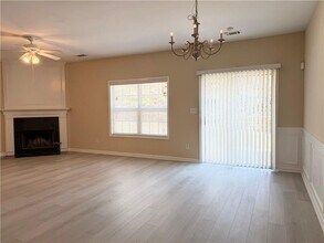 349 Creek Manor Way in Suwanee, GA - Building Photo - Building Photo