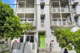 771 NW 1st St in Miami, FL - Building Photo - Building Photo