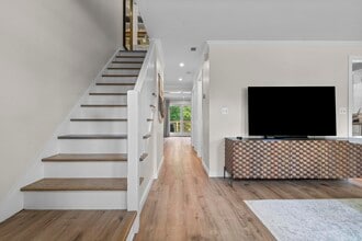 26 Linden St in Glastonbury, CT - Building Photo - Building Photo