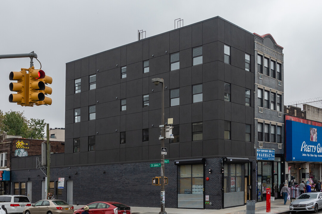 237 Utica Ave in Brooklyn, NY - Foto de edificio