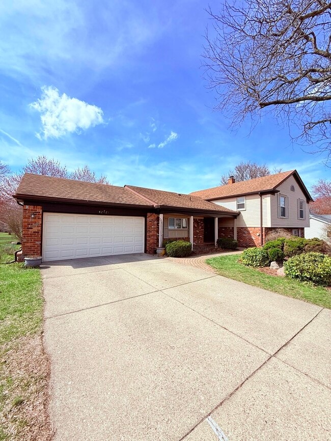 property at 42021 Banbury Ct