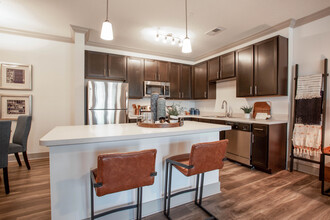 Glades at Gulf View in Port Richey, FL - Building Photo - Interior Photo