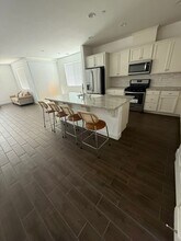 404 Manuel Ct in Los Banos, CA - Building Photo - Building Photo