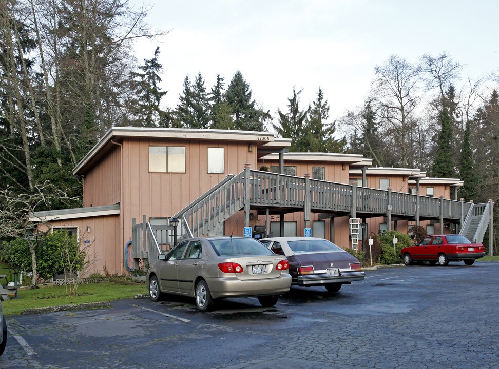 Charter House Apartments in Vashon, WA - Building Photo
