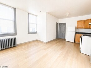 840 Mt Prospect Ave in Newark, NJ - Building Photo - Building Photo