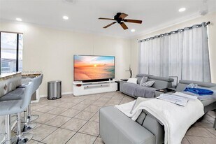 15875 SW 149th Ln in Miami, FL - Building Photo