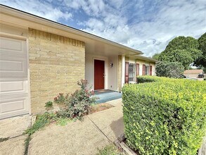 7111 El Sereno Dr in Houston, TX - Building Photo - Building Photo