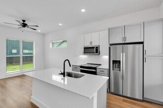 1901 Bernard St in Garland, TX - Building Photo - Building Photo