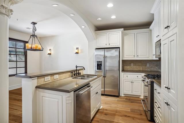 property at 2510 N Henderson Ave