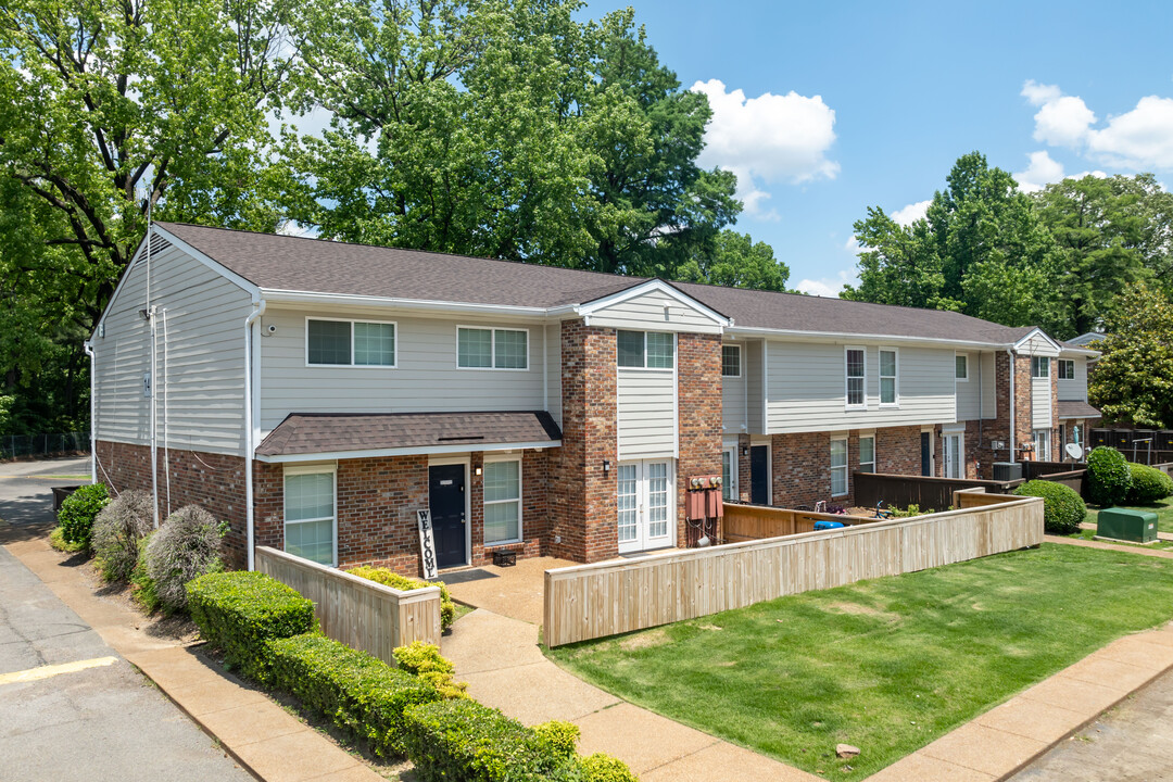 Winchester Grove in Memphis, TN - Building Photo