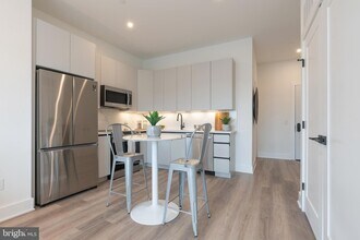 1421 E Columbia Ave, Unit 301 in Philadelphia, PA - Building Photo - Building Photo