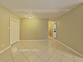 122 Van Dyck Dr, Unit 7110 Wurzbach Road - 307 in Nokomis, FL - Foto de edificio - Building Photo