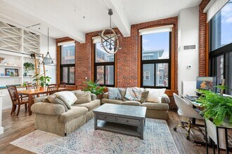 320 W 2nd St in Boston, MA - Building Photo - Building Photo