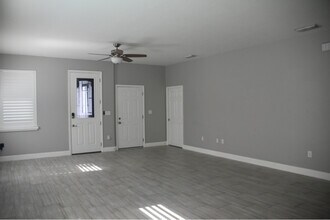 6412 S Adelia Ave in Tampa, FL - Foto de edificio - Building Photo