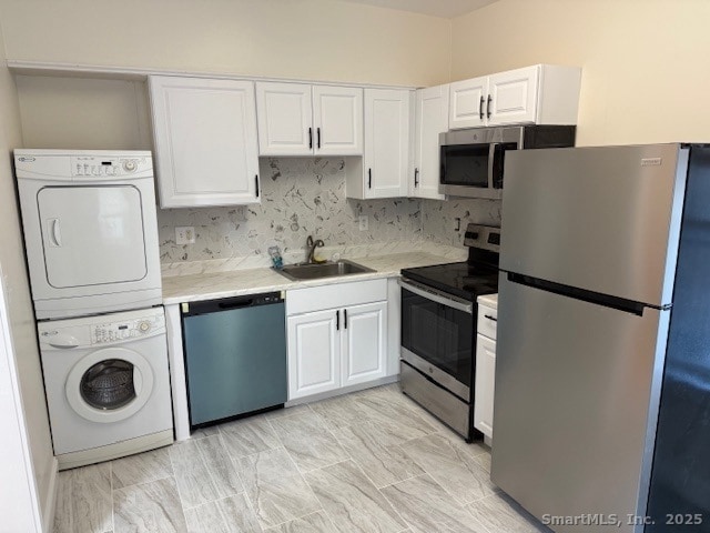 211 Knickerbocker Ave in Stamford, CT - Foto de edificio - Building Photo