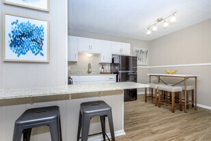 Oak Creek Apartments