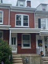 556 S 18 1/2 St in Reading, PA - Building Photo