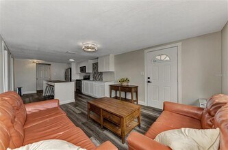 304 San Carlos Ave in North Port, FL - Building Photo - Building Photo