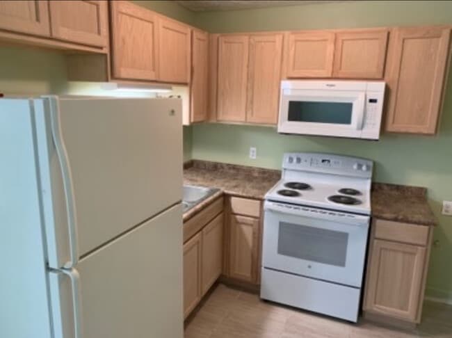 1703 Ridge St in Tuskegee Institute, AL - Foto de edificio - Building Photo