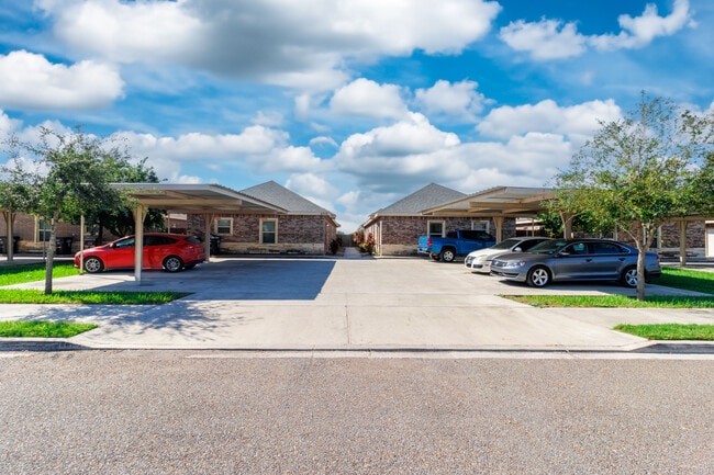 2710 E Garfield Ave in Alton, TX - Building Photo - Building Photo