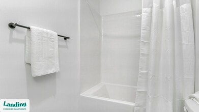 2005 Brook Rd, Unit 2-406 in Richmond, VA - Building Photo - Building Photo