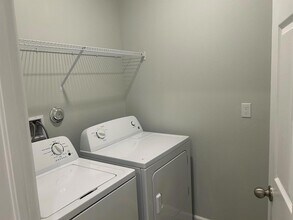 6270 NW Regent St in Port St. Lucie, FL - Building Photo - Building Photo
