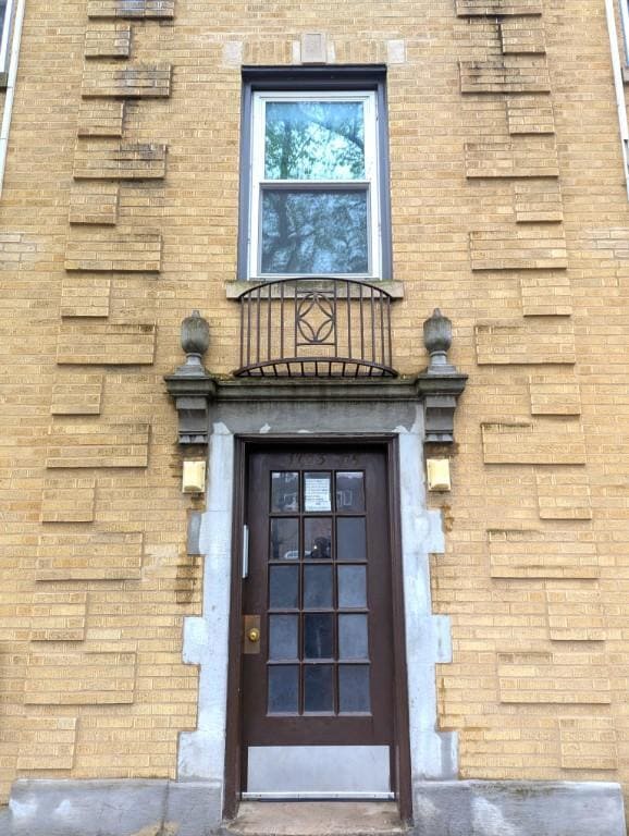 property at 1703 W North Shore Ave