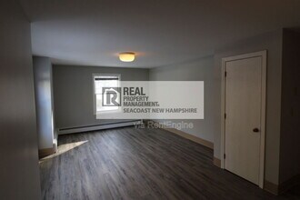 17 Ellison Dr in Barrington, NH - Building Photo - Building Photo