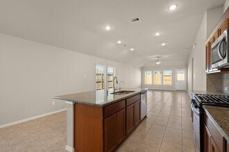 3294 Old Ironwood Dr in Conroe, TX - Building Photo - Building Photo