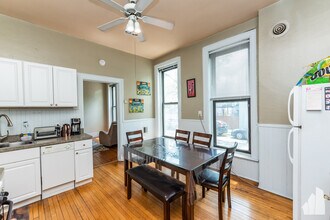 1101 N Marshfield Ave, Unit 2R in Chicago, IL - Building Photo - Building Photo
